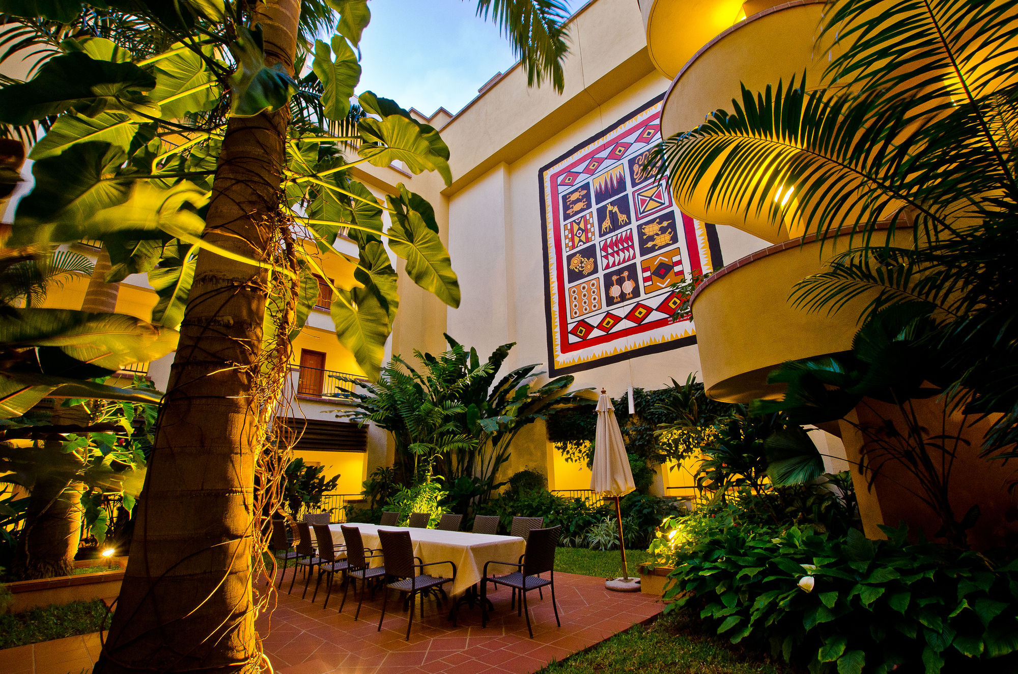 Sea Cliff Court Hotel & Luxury Apartments Dar es Salaam Extérieur photo